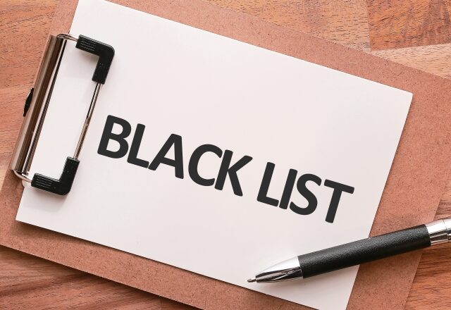 【一生消えない？】ブラックリストは何年で消える？早くローンが組めるようになる方法はある？